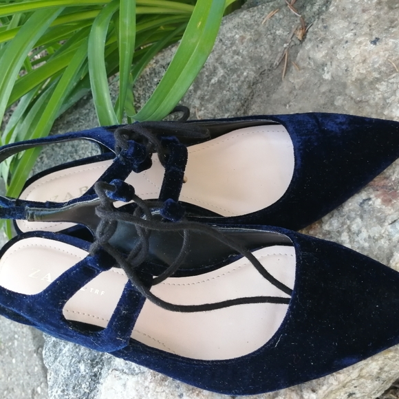 ZARA Authentic Blue Velvet Low Heels - Picture 3 of 4